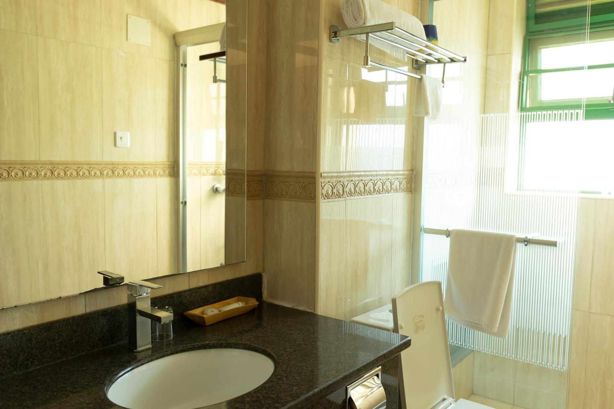 Highlands Suites Hotel And Apartments Kigali Exterior photo